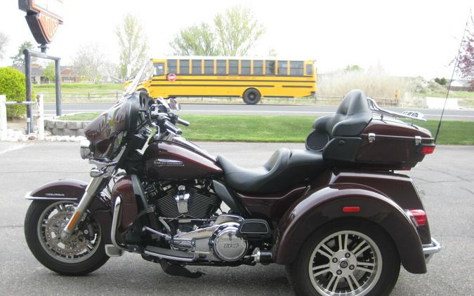 2019 Harley-Davidson Tri Glide Ultra Twisted Cherry