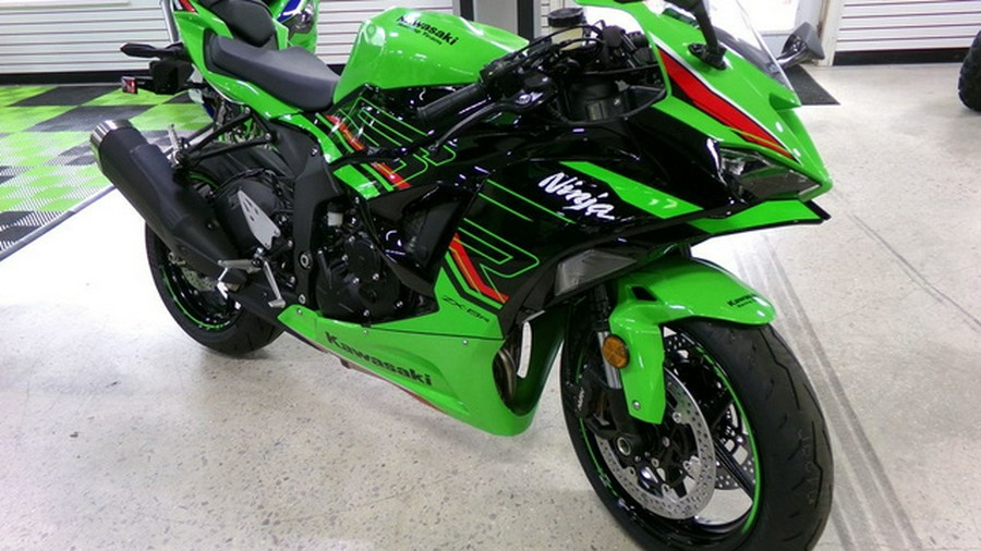 2024 Kawasaki Ninja ZX-6R KRT Edition Metallic Flat Spark BlackEbony