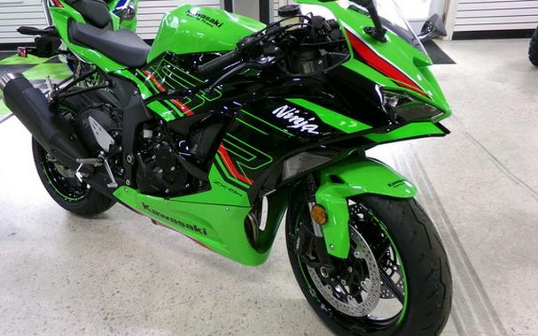 2024 Kawasaki Ninja ZX-6R KRT Edition Metallic Flat Spark BlackEbony