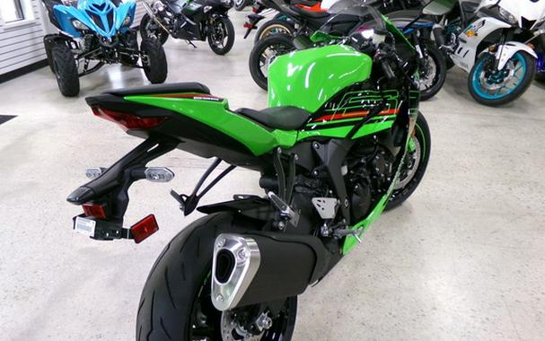 2024 Kawasaki Ninja ZX-6R KRT Edition Metallic Flat Spark BlackEbony