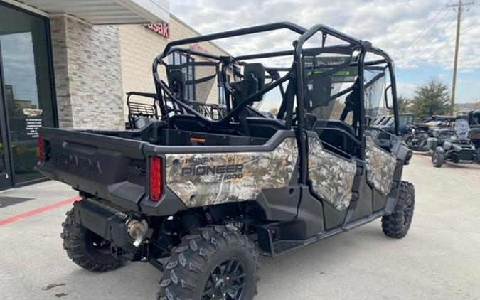 2025 Honda® PIONEER 1000-6 DLX CREW DELUXE