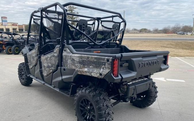 2025 Honda® PIONEER 1000-6 DLX CREW DELUXE