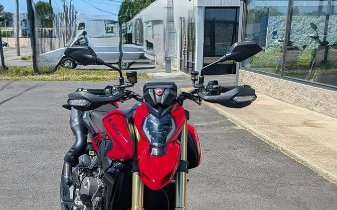2026 Ducati Hypermotard V2