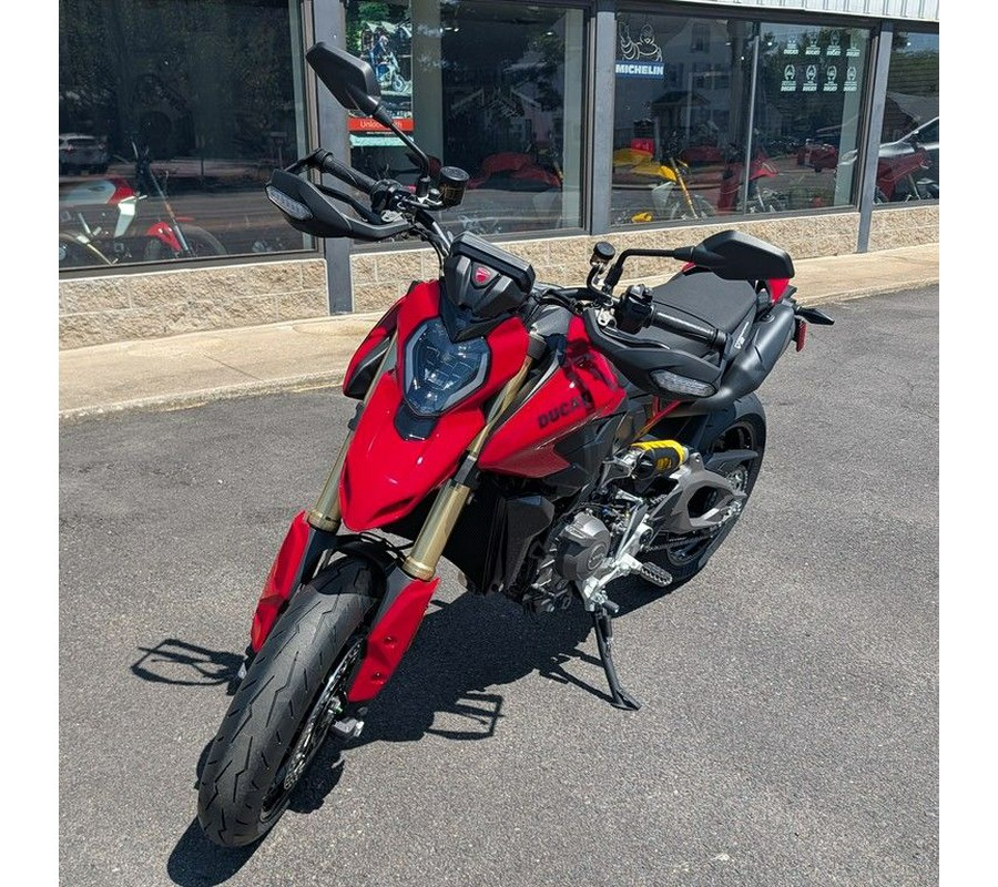 2026 Ducati Hypermotard V2