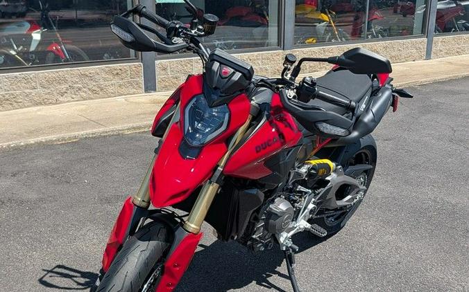2026 Ducati Hypermotard V2