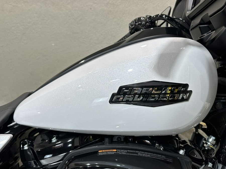 Harley-Davidson Street Glide® 2024 FLHX 84473408 WHITE ONYX PRL