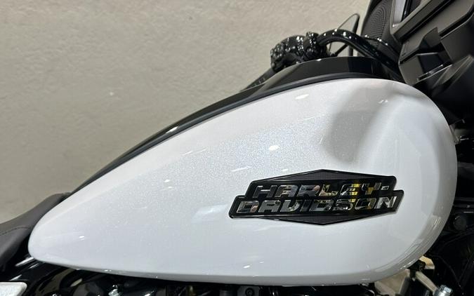 Harley-Davidson Street Glide® 2024 FLHX 84473408 WHITE ONYX PRL