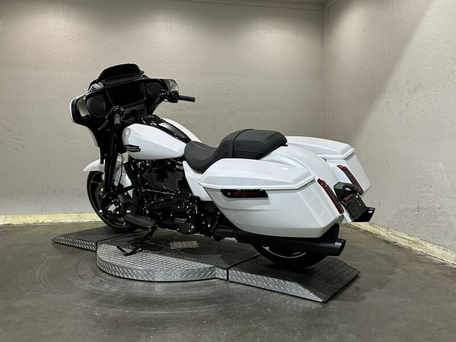 Harley-Davidson Street Glide® 2024 FLHX 84473408 WHITE ONYX PRL