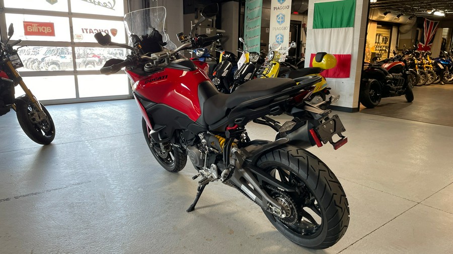 2025 Ducati Multistrada V2 *DEMO*