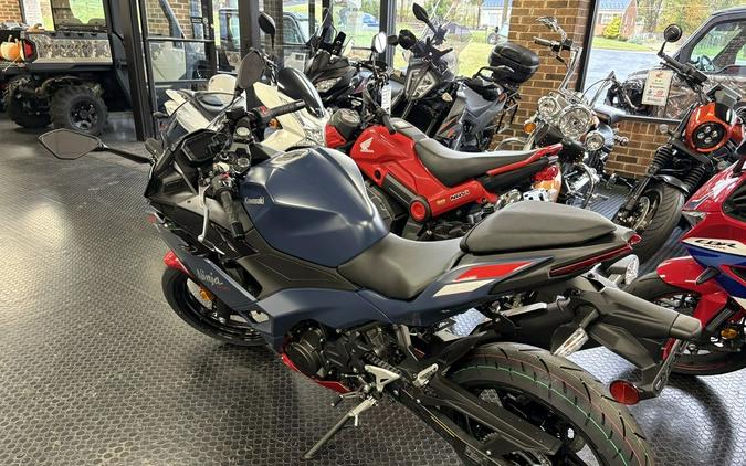 2026 Kawasaki Ninja® 500 ABS Metallic Matte Twilight Blue