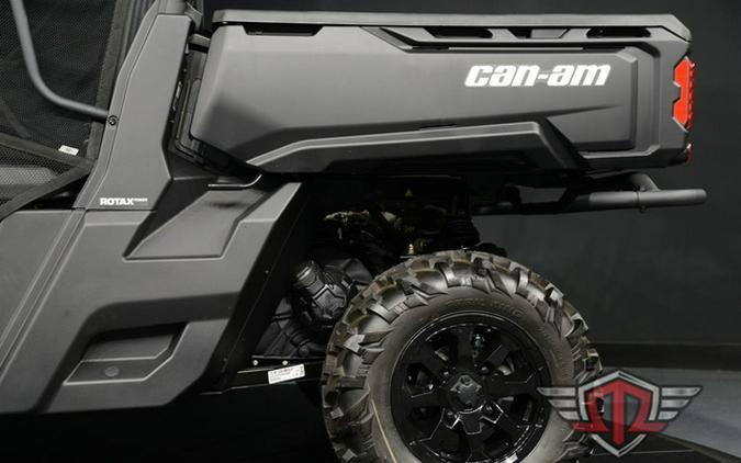 2025 Can-Am Defender DPS HD10