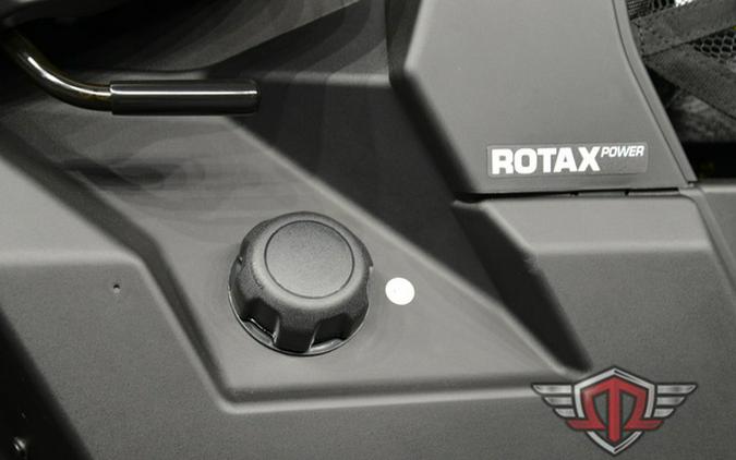 2025 Can-Am Defender DPS HD10