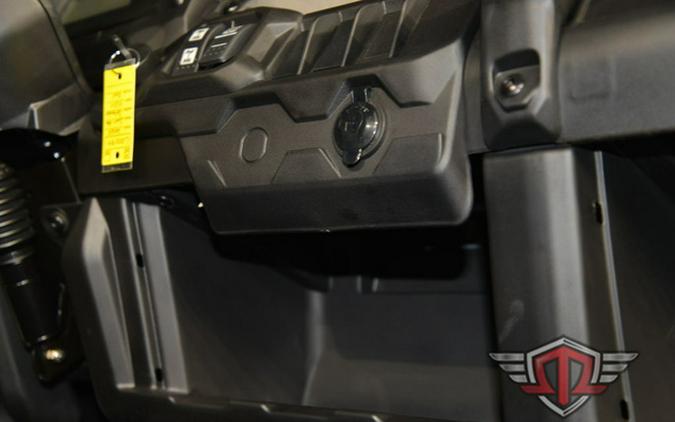 2025 Can-Am Defender DPS HD10