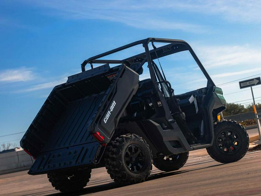 2026 Can-Am® Defender DPS HD7 Compass Green
