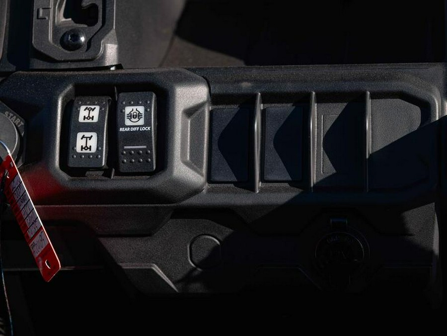 2026 Can-Am® Defender DPS HD7 Compass Green