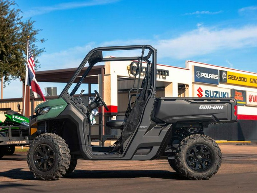 2026 Can-Am® Defender DPS HD7 Compass Green