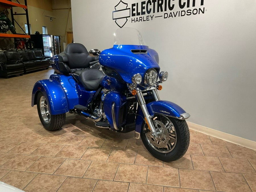 2024 Harley-Davidson Tri Glide Ultra Blue Burst FLHTCUTG