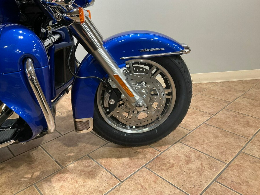 2024 Harley-Davidson Tri Glide Ultra Blue Burst FLHTCUTG