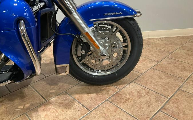 2024 Harley-Davidson Tri Glide Ultra Blue Burst FLHTCUTG