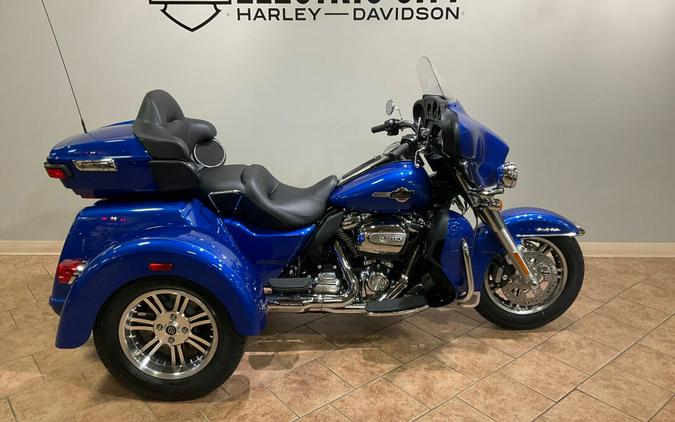 2024 Harley-Davidson Tri Glide Ultra Blue Burst FLHTCUTG