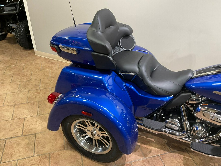 2024 Harley-Davidson Tri Glide Ultra Blue Burst FLHTCUTG