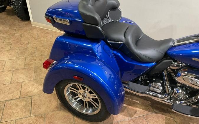 2024 Harley-Davidson Tri Glide Ultra Blue Burst FLHTCUTG