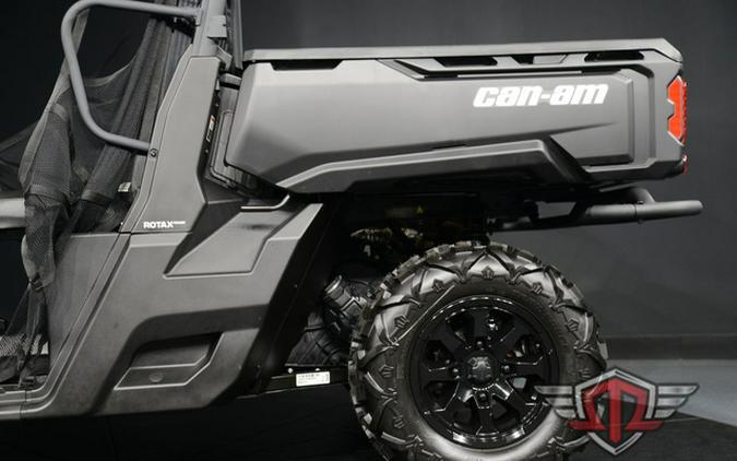 2025 Can-Am Defender DPS HD9 Stealth Black