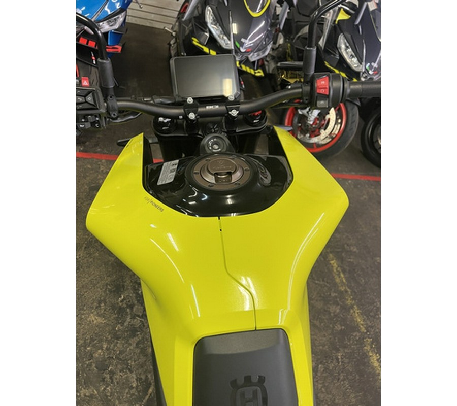 2026 Husqvarna Motorcycles VITPILEN 801