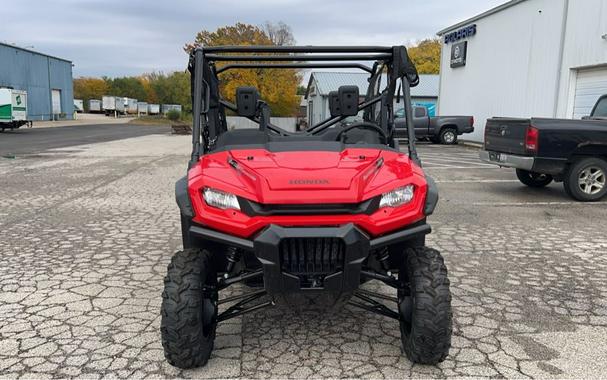 2023 Honda Pioneer 1000-6 Crew Deluxe