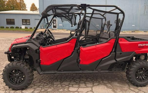 2023 Honda Pioneer 1000-6 Crew Deluxe