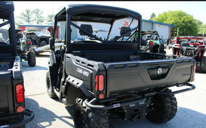 2025 Can-Am Defender HD7