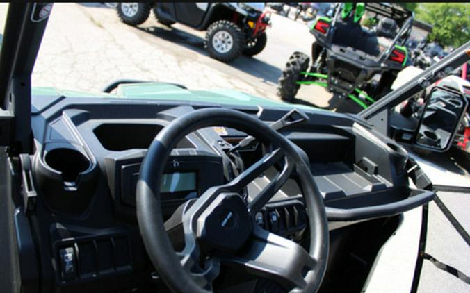 2025 Can-Am Defender HD7