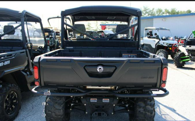2025 Can-Am Defender HD7