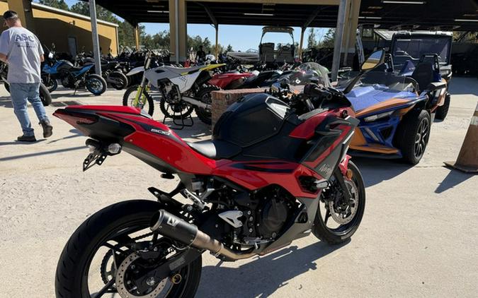 2025 Kawasaki Ninja 500 SE ABS