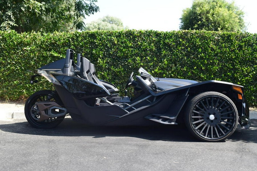 2016 Polaris Slingshot® Reverse Trike Gloss Black