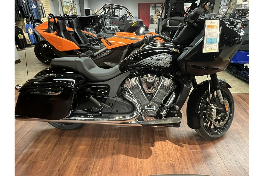 2024 Indian Motorcycle Challenger® - Black Metallic