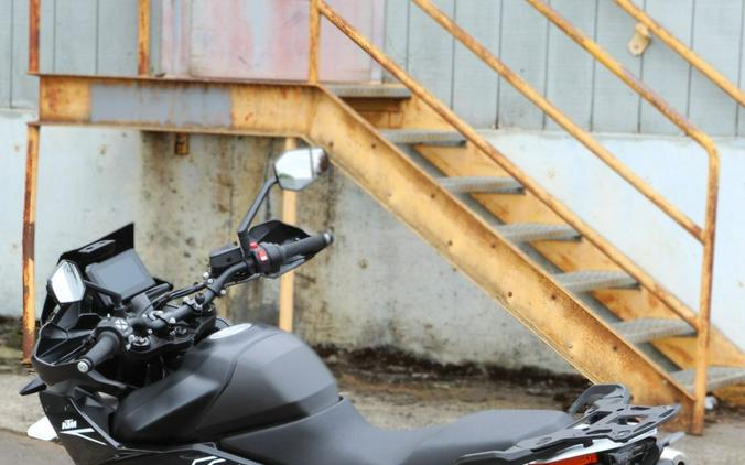 2024 KTM SMT 890