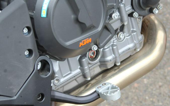 2024 KTM SMT 890