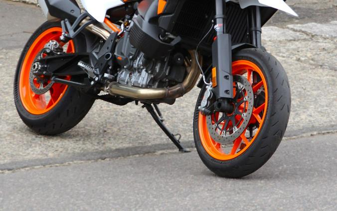 2024 KTM SMT 890