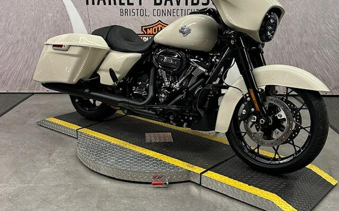 2022 FLHXS Street Glide Special