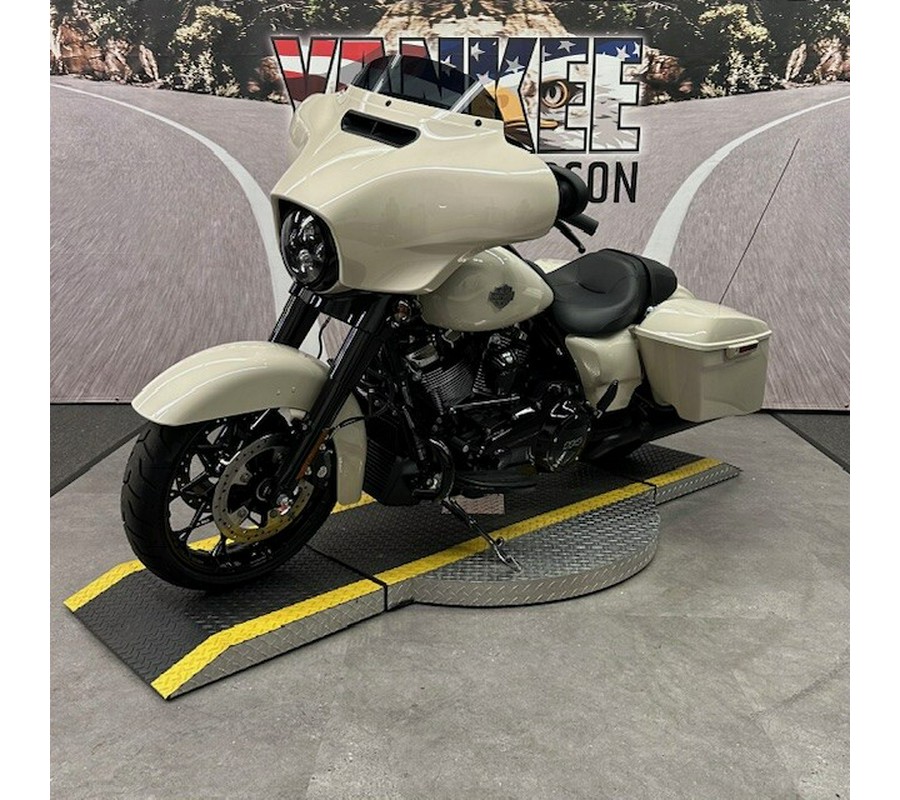 2022 FLHXS Street Glide Special