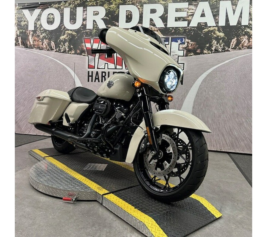 2022 FLHXS Street Glide Special