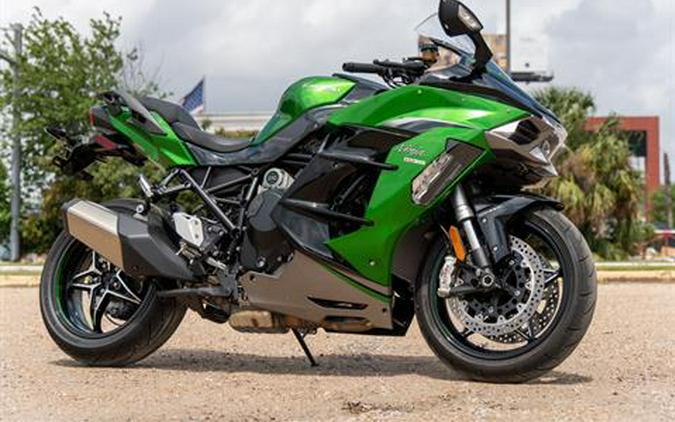 2019 Kawasaki Ninja H2 SX SE+ Review: Supercharged Travel