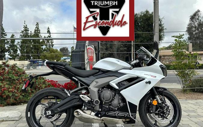 2025 Triumph Daytona 660 Snowdonia White/Sapphire Black