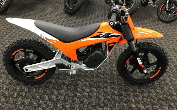 FIRST LOOK! THE ALUMINUM FRAMED 2024 KTM SX-E 2 IS COMING SOON