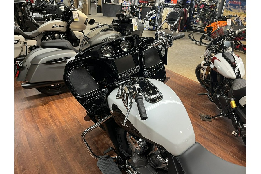 2024 Indian Motorcycle Challenger® Limited - Ghost White Metallic