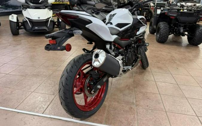 2026 Kawasaki Z500 SE ABS