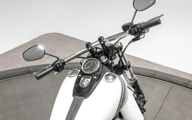 2017 Harley-Davidson FXDF Dyna Fat Bob in Crushed Ice Denim with 4,728 miles!