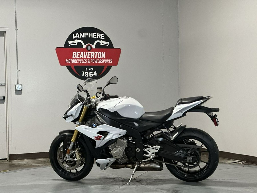 2016 BMW S 1000 R