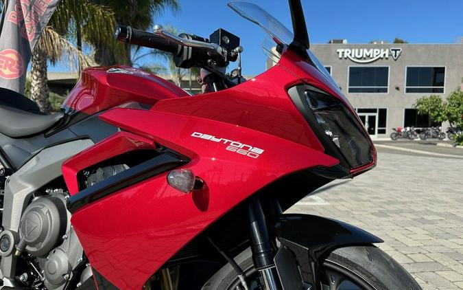 2025 Triumph Daytona 660 Carnival Red/Sapphire Black